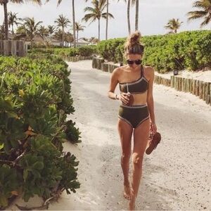 Kiini set - olive top and boy short bottoms.